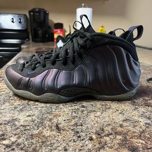 Nike Air Foamposite “Eggplant” Size 9.5 (Mens)